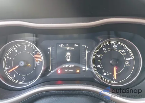 2017 Jeep Cherokee Latitude 4X4 z USA, uszkodzony, nr VIN 1C4PJMCB9HW510632